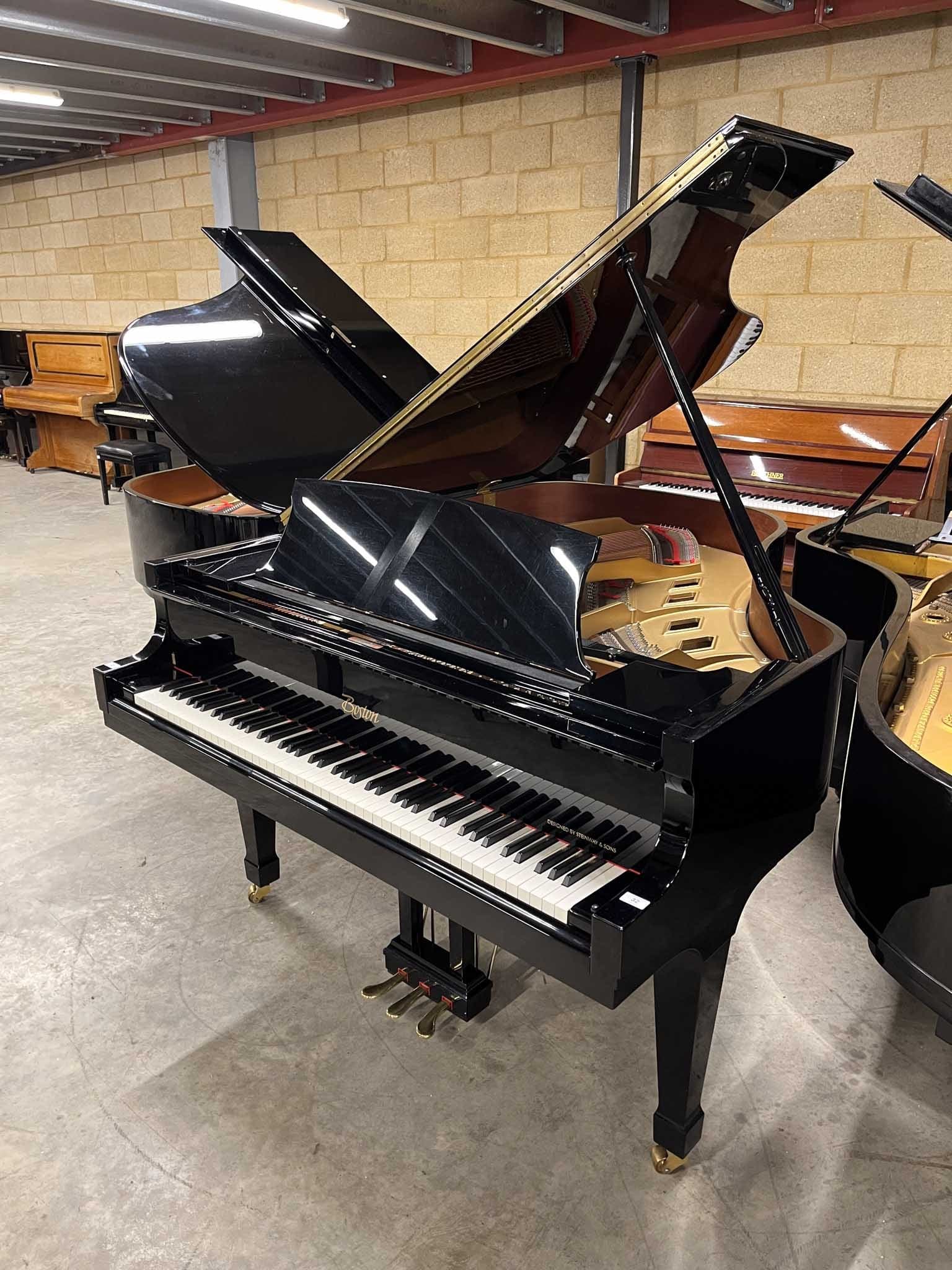 Ein Klavier von Sauter Piano