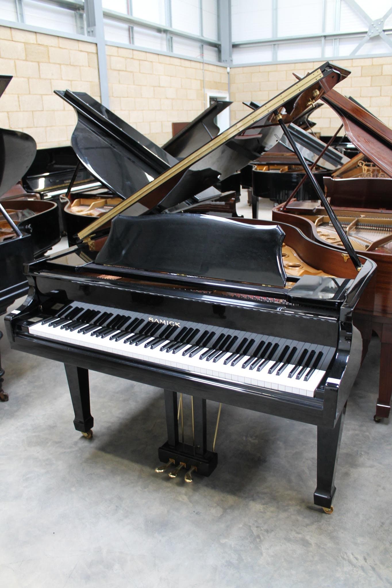 Samick Klavier